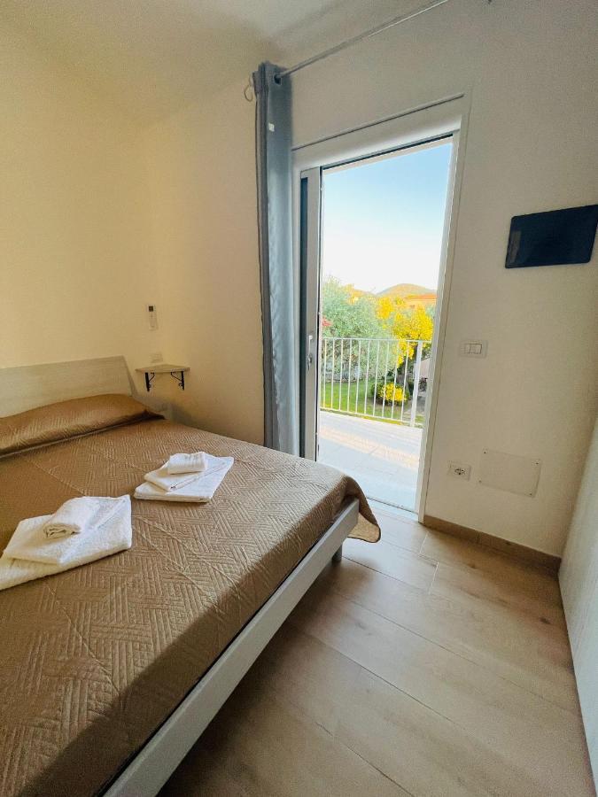 Chrisso Rooms Affittacamere San Teodoro  Kültér fotó